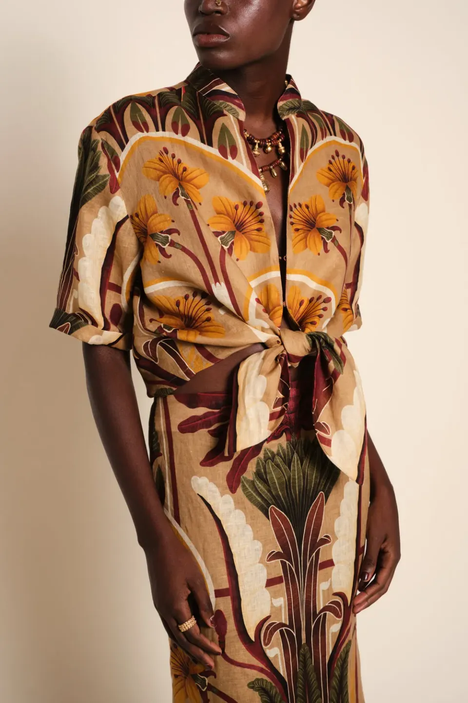 Johanna Ortiz Traveling the Caribbean camicia lino camel