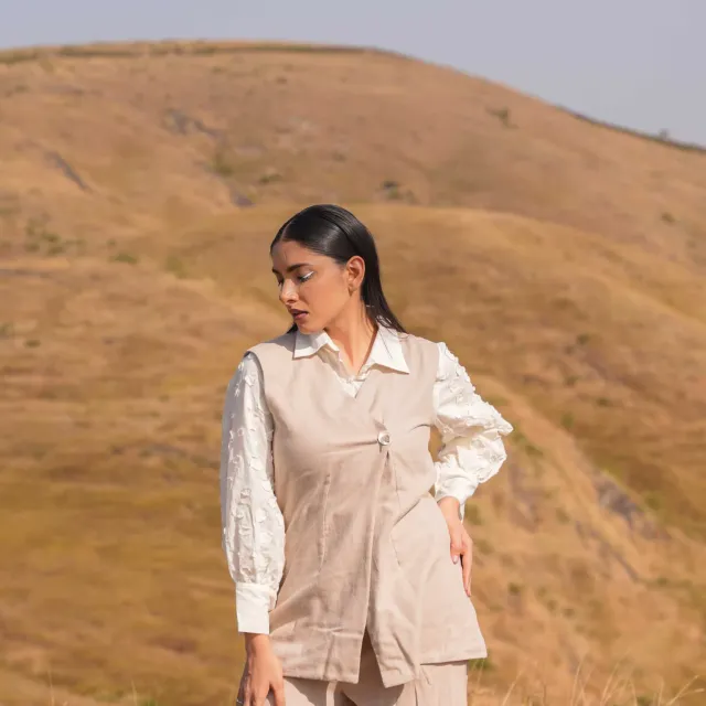 Our Dve Midnight Jacket giacca marrone lino
