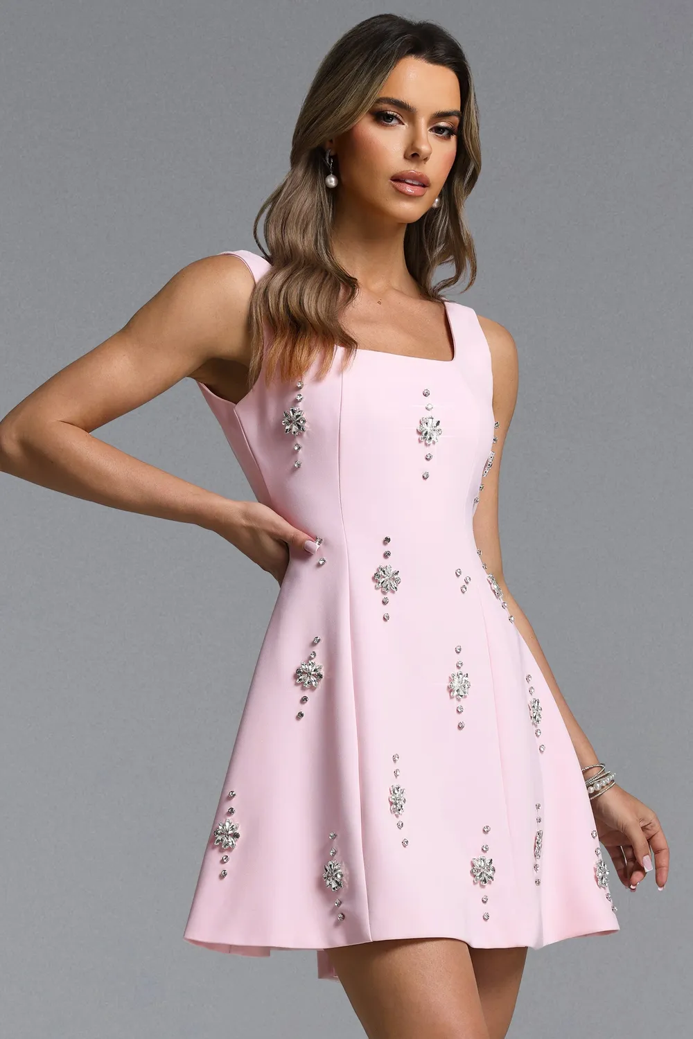 Bella Barnett Falisa mini abito rosa con strass taglia L