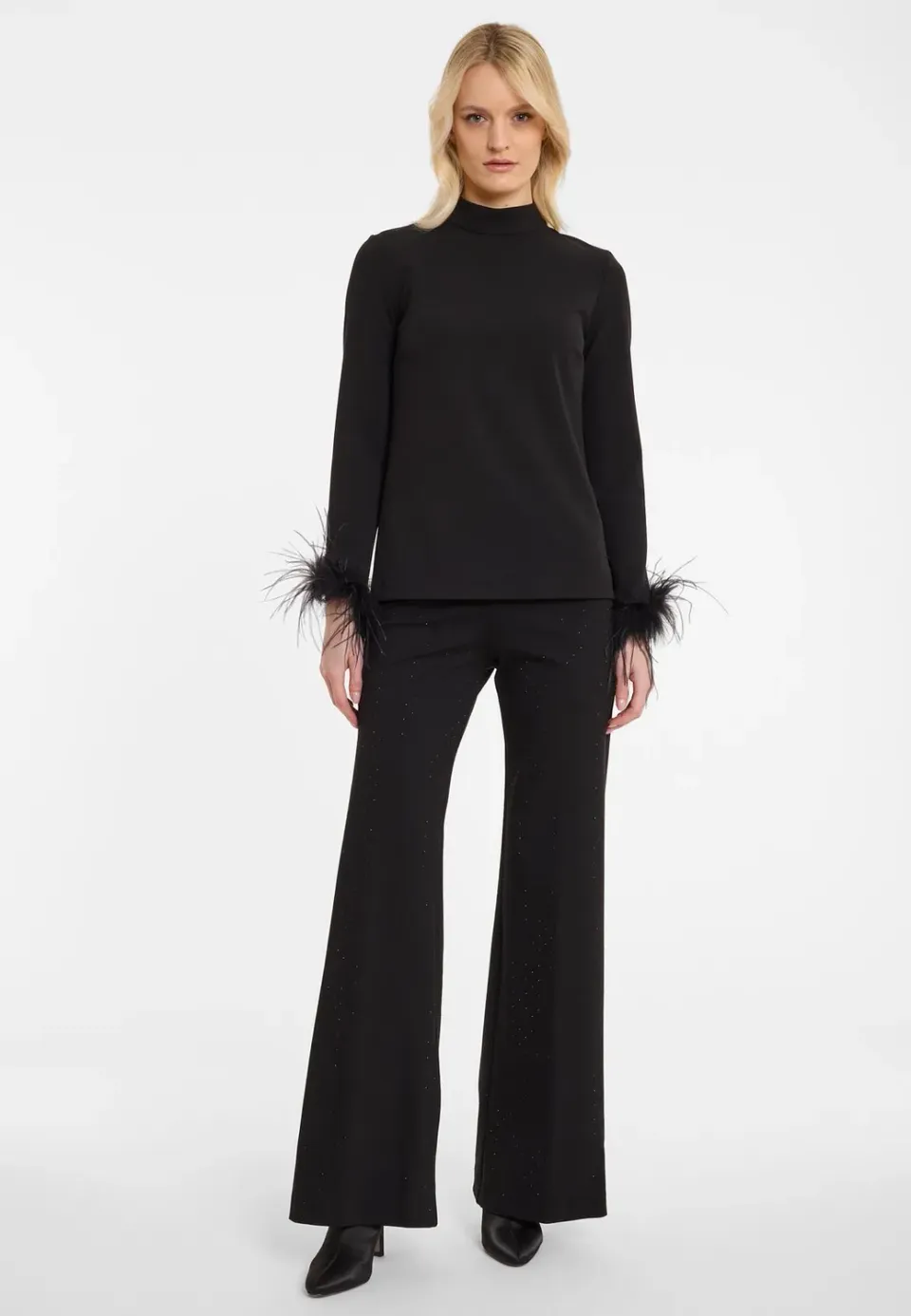 Ana Alcazar Afimy top nero elegante con piume
