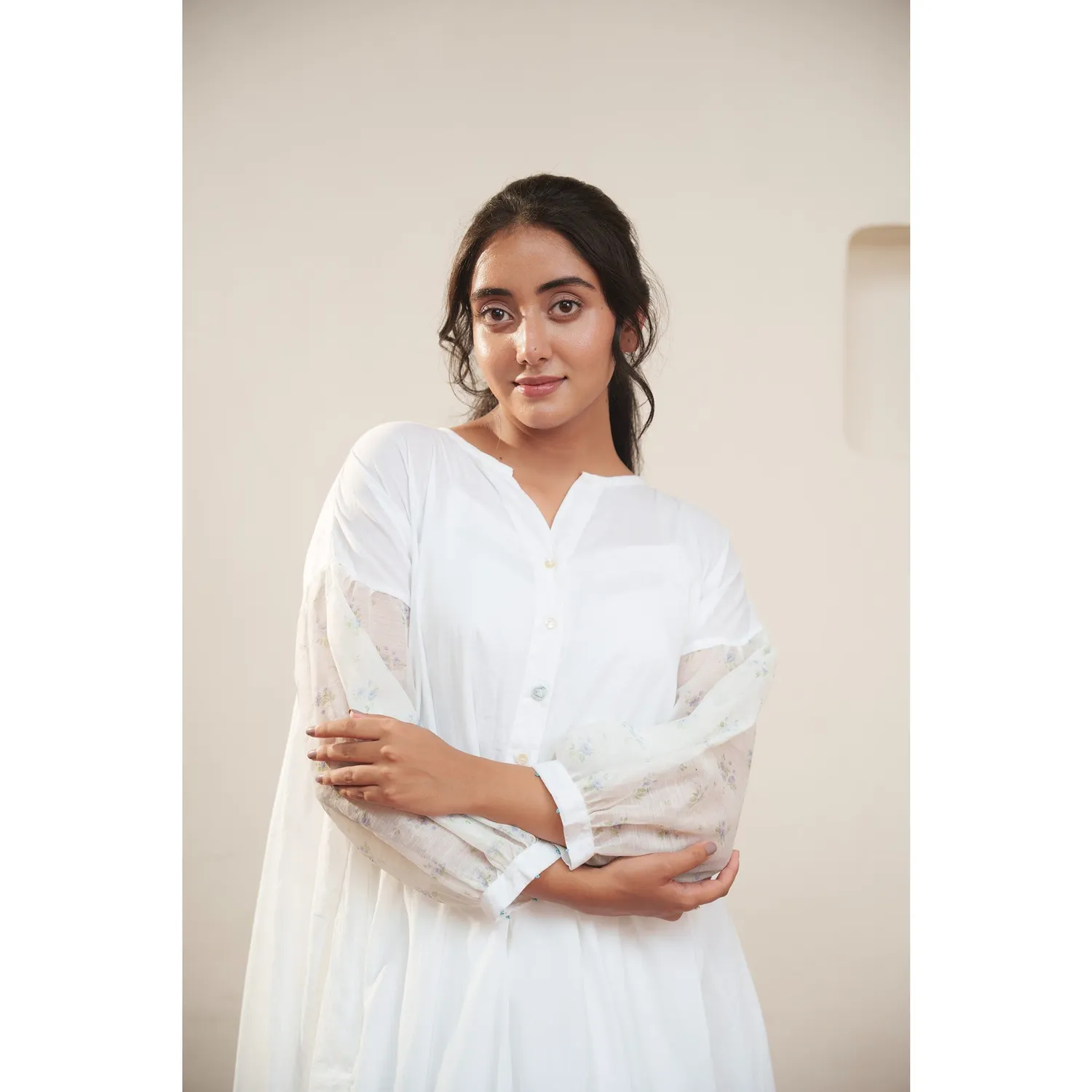 Our Dve Capsule 8 abito bianco cotone chanderi
