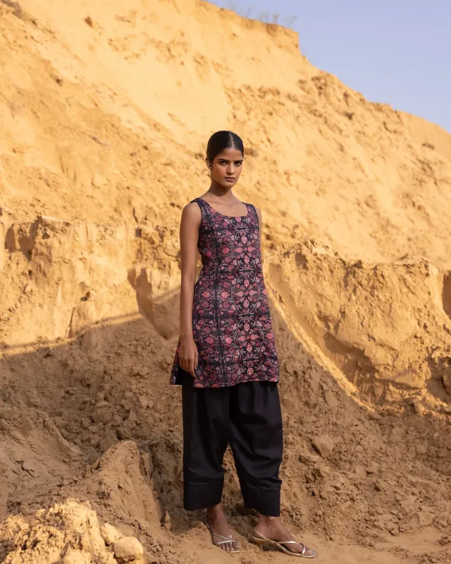 Our Dve Verse kurta nero modal seta smanicato