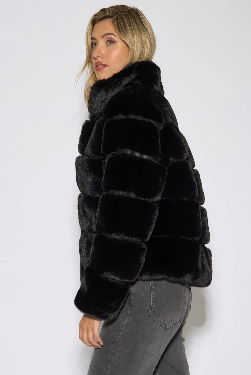 Gini London giacca pelliccia nera collo funnel
