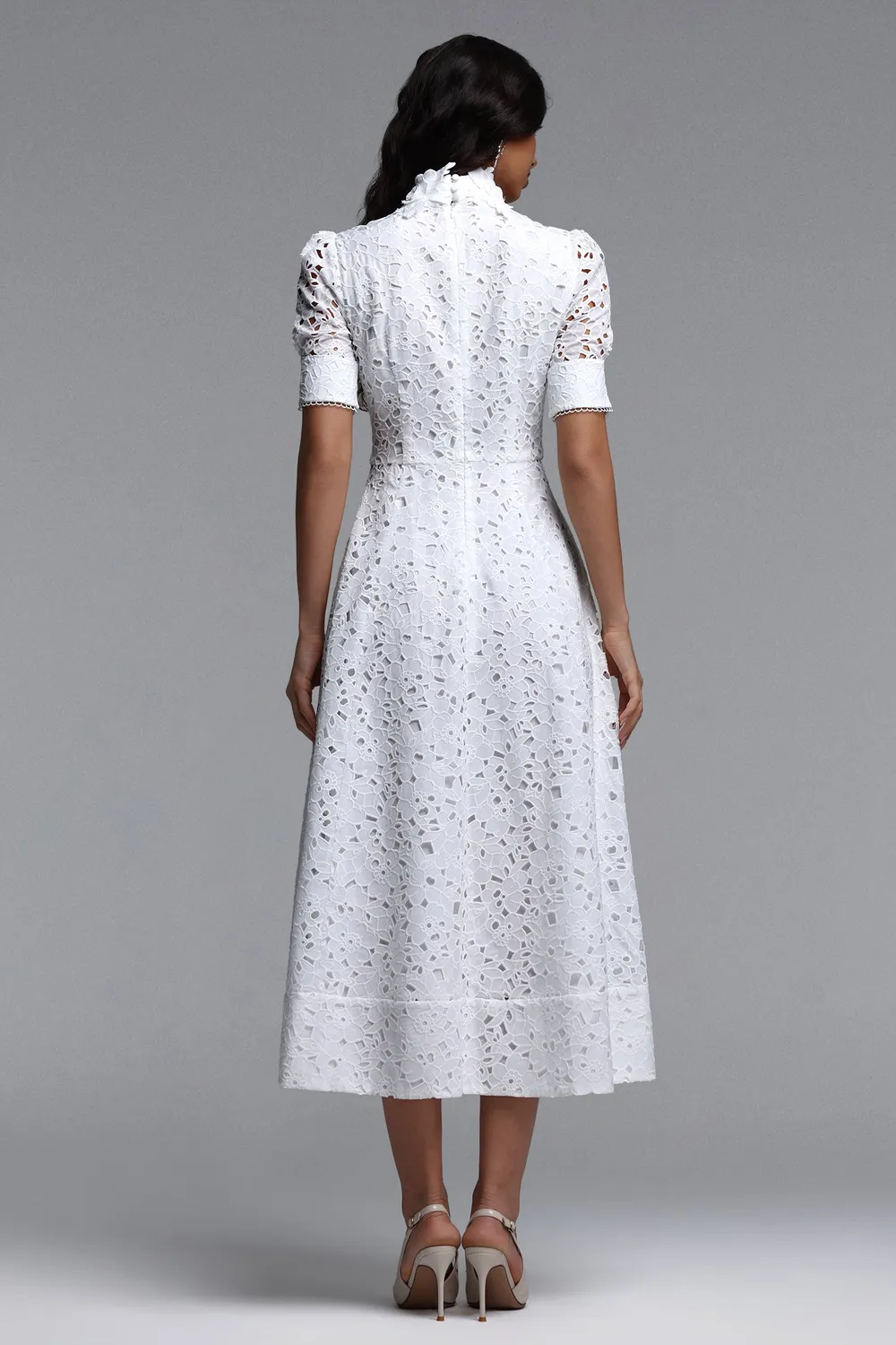 Bella Barnett abito midi Kitsu bianco manica corta