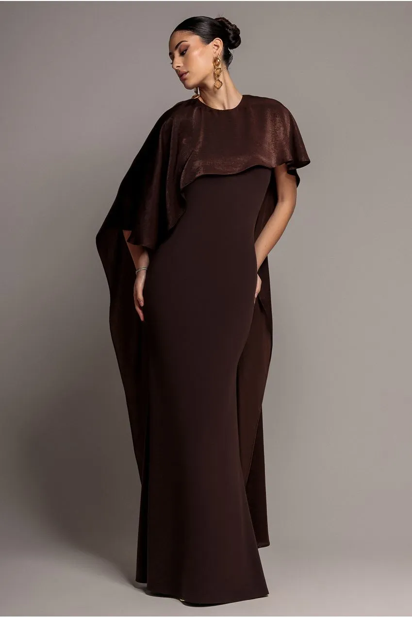 Goddiva Scoop Neck Soft Satin Cape Sleeve Maxi abito marrone raso