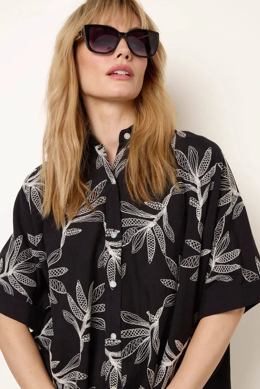 Goddiva Blue Vanilla Embroidered Front camicia nera oversize