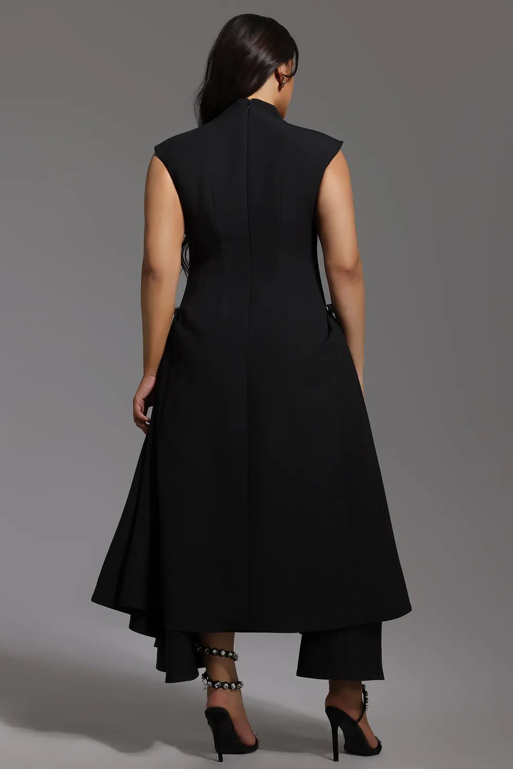 Bella Barnett Paca Choker abito maxi nero smanicato