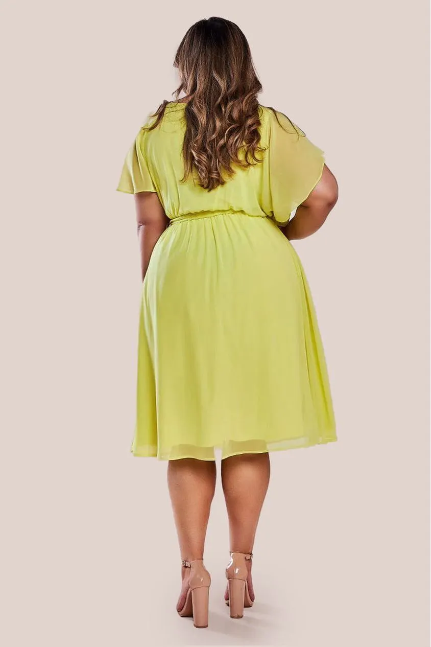 Goddiva Plus Flutter abito midi giallo limone a portafoglio