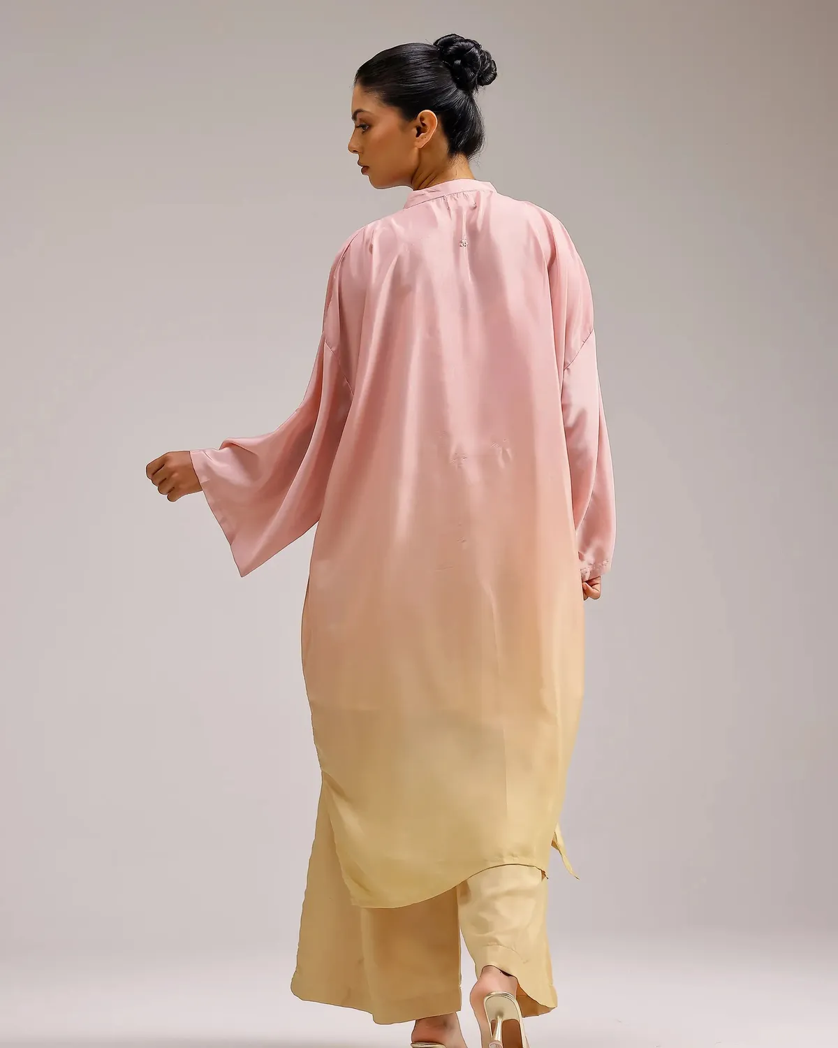 Our Dve Saanjh Fade Crepe pantaloni sfumati rosa giallo
