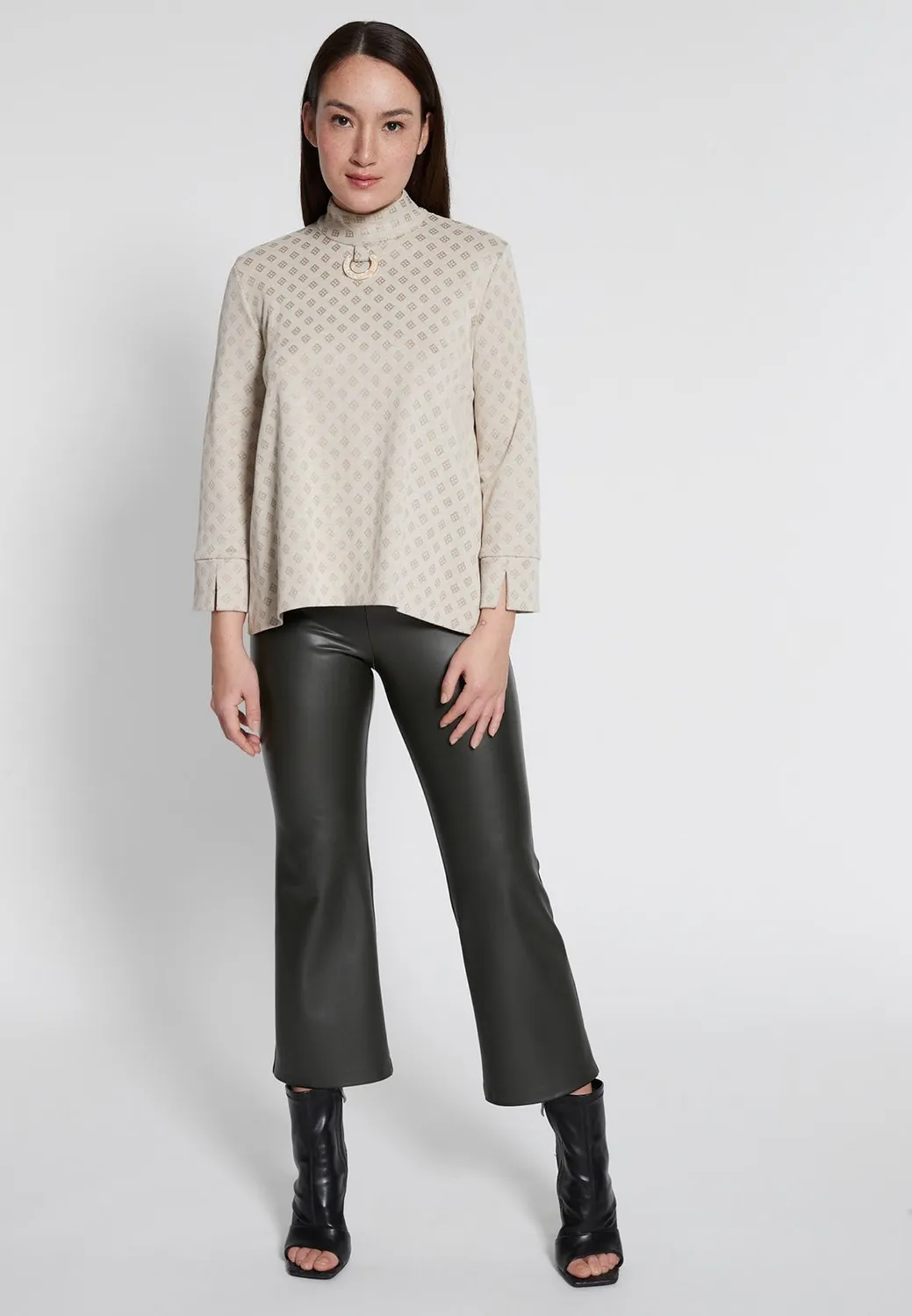 Ana Alcazar Hemmea top collo alto beige a quadri