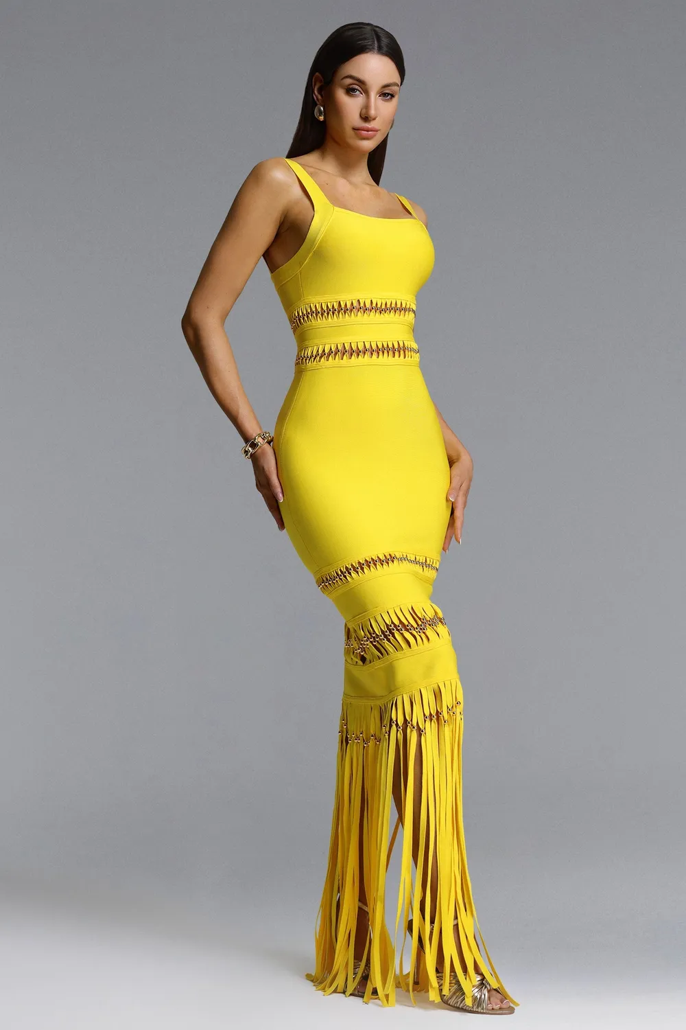 Bella Barnett Shanley Chic Contour Sleeveless Beaded Fringe Bandage Maxi abito giallo