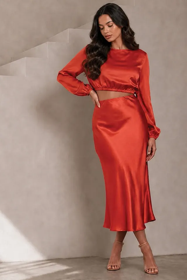 Chi Chi London BN0643 gonna satin rossa midi