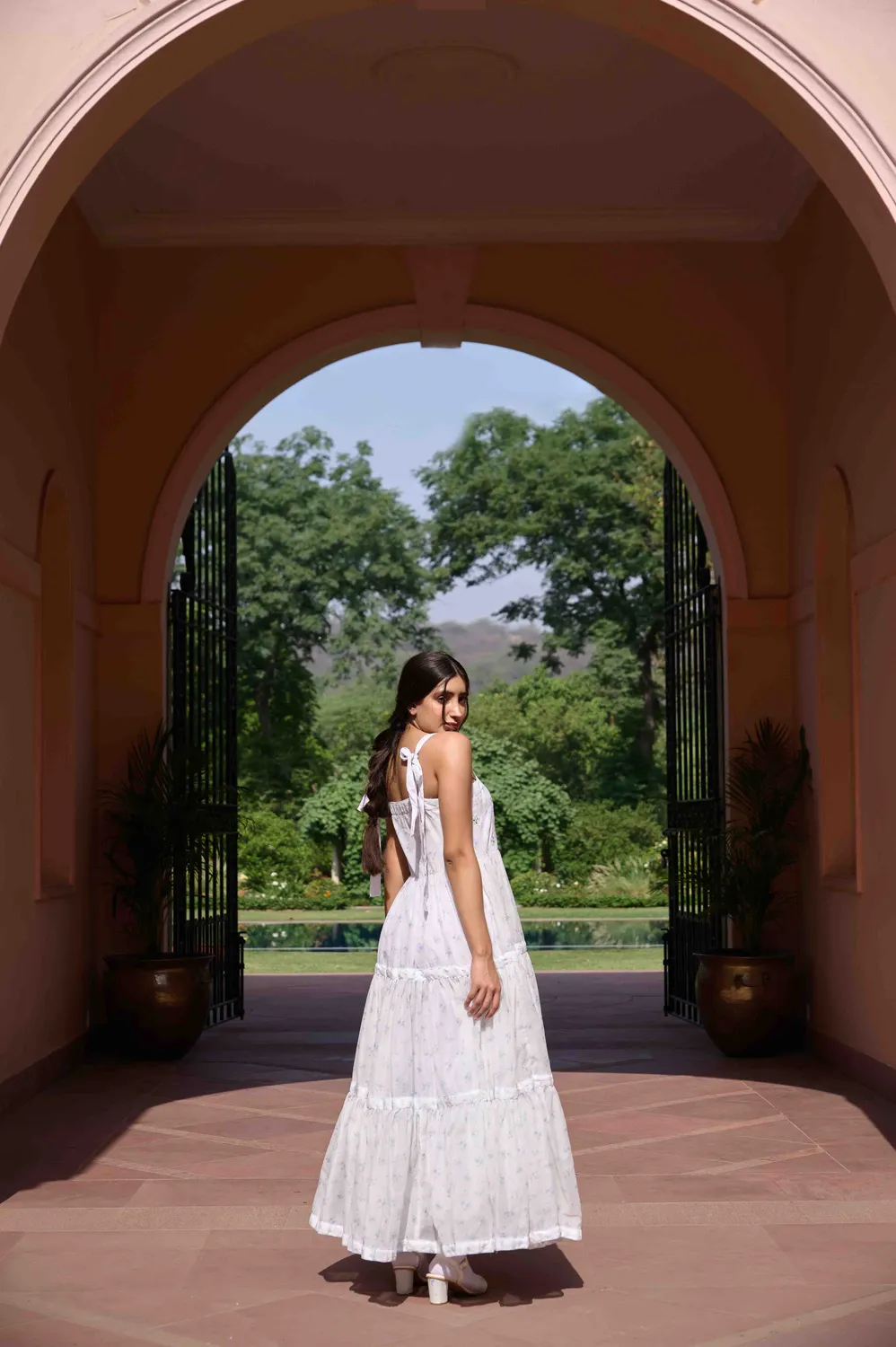 Our Dve Donna abito bianco spalline chanderi