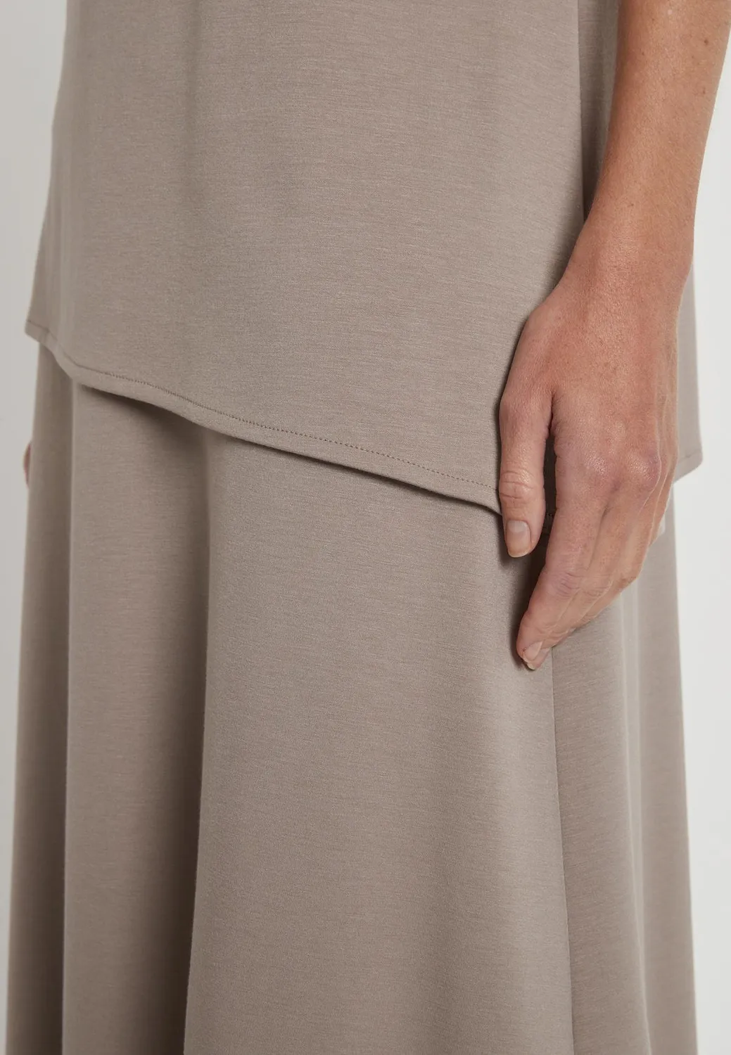 Ana Alcazar Hedea abito midi beige collo alto