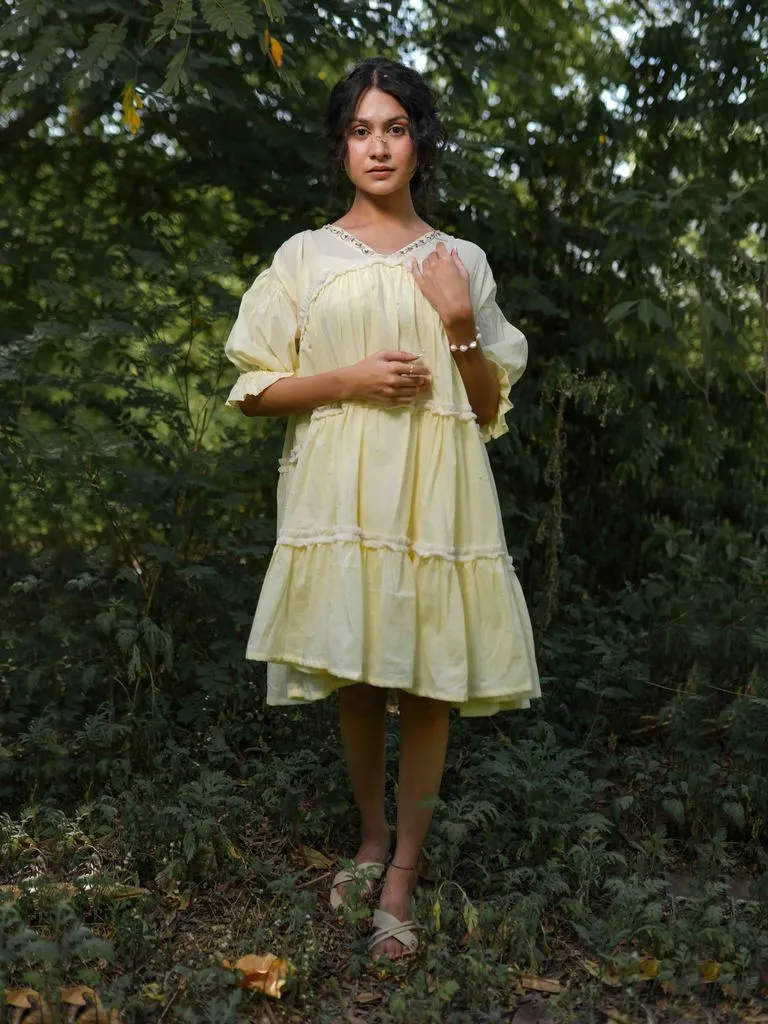 Our Dve Loreto abito giallo in cotone svasato