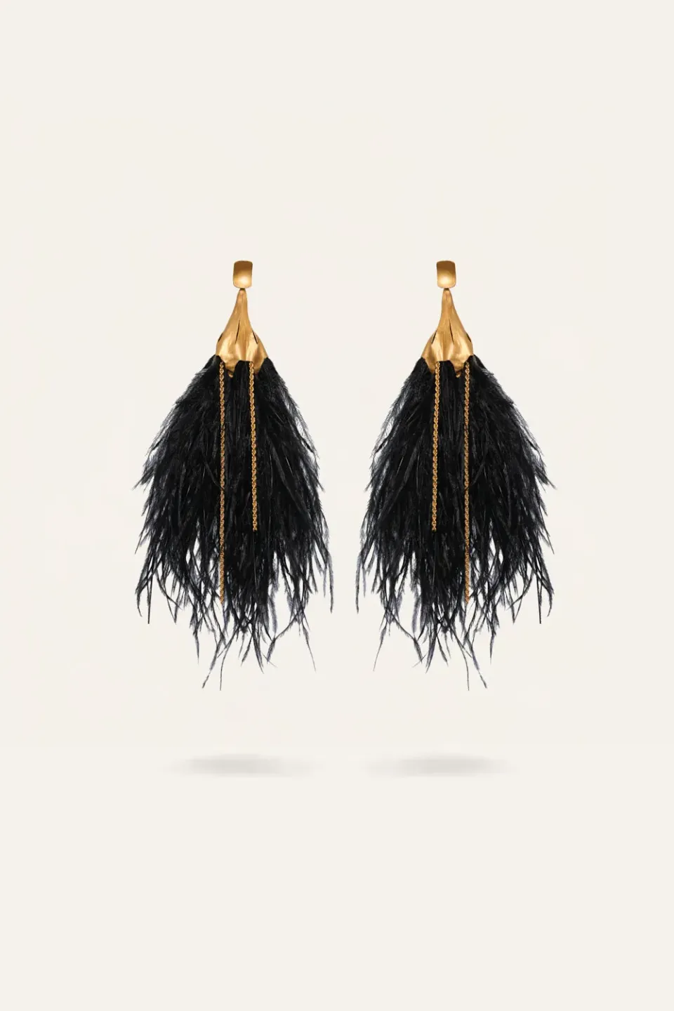 Johanna Ortiz Mystic Crescent orecchini piume nere