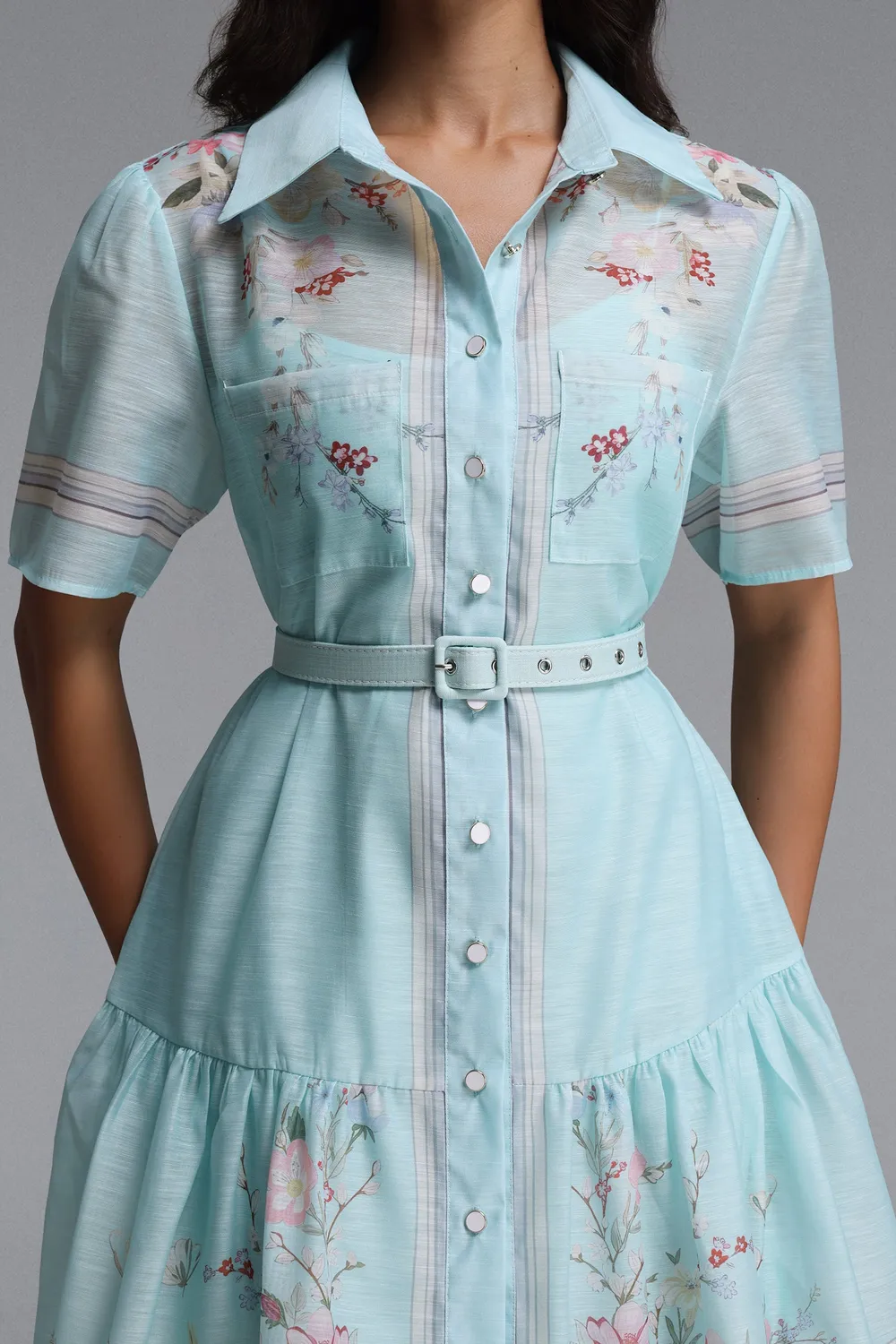 Bella Barnett Nikuna mini abito floreale blu manica corta