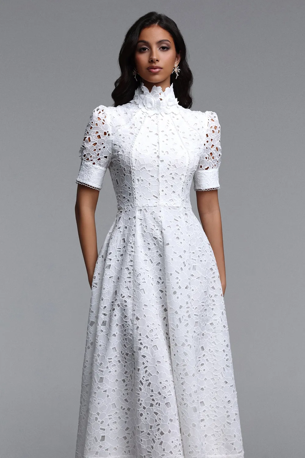Bella Barnett abito midi Kitsu bianco manica corta