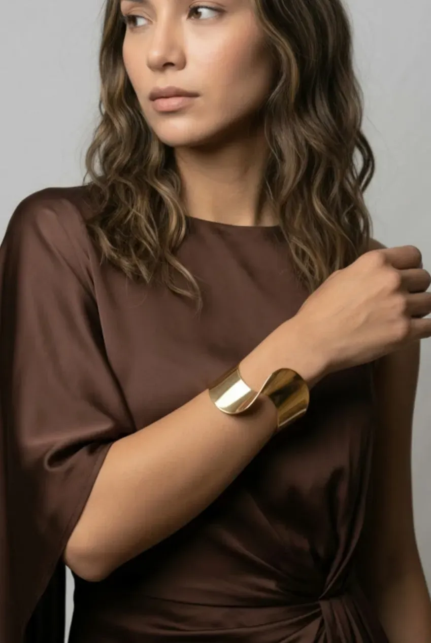 Uchi & Soto Nami Gold Wave bangle bracciale oro onda larga