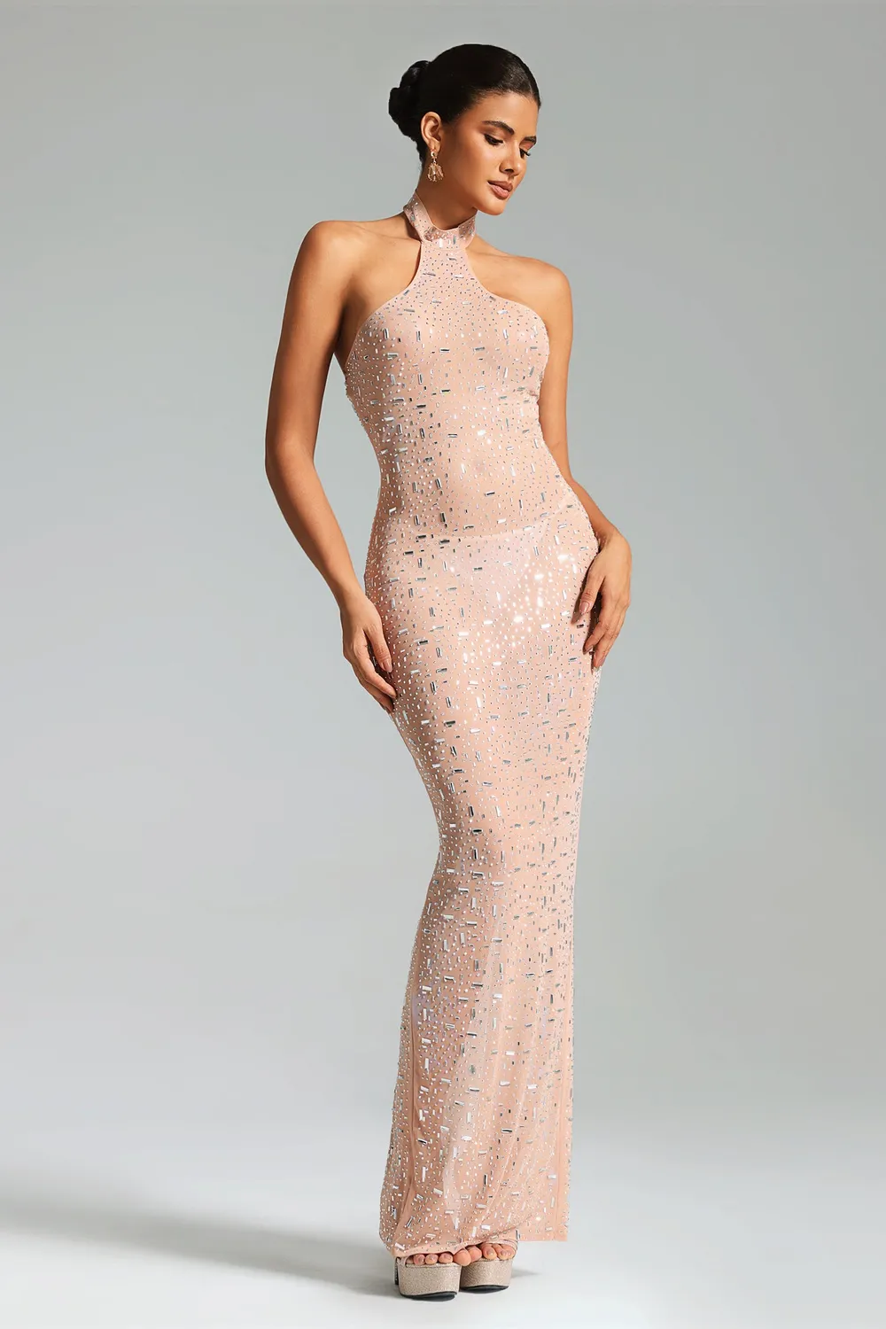 Bella Barnett Willi abito maxi beige halter diamantini