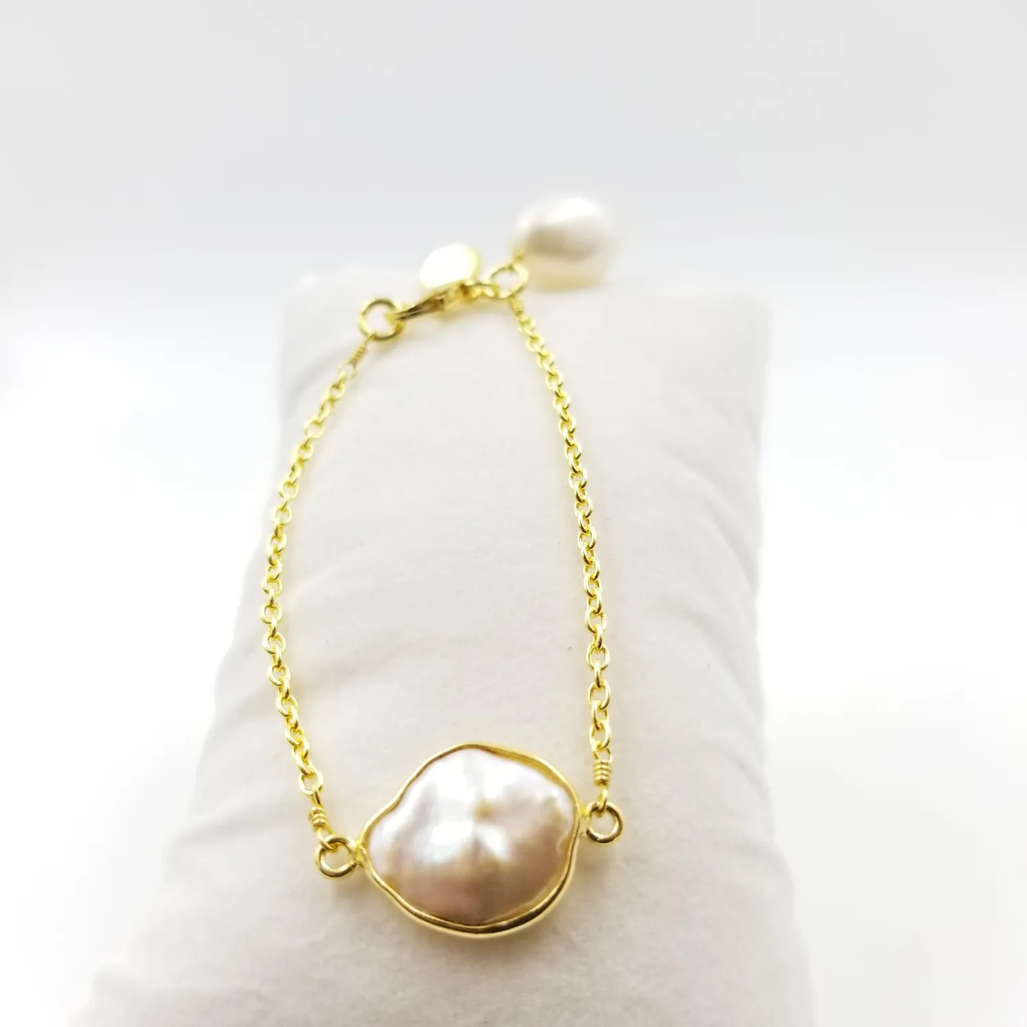 Our Dve bracciale perla singola oro 18k