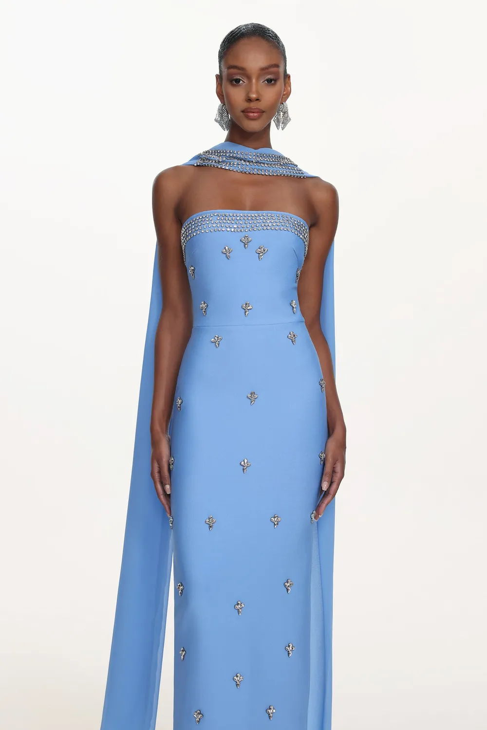 Bella Barnett Glamorous Contour Marina abito maxi blu strass
