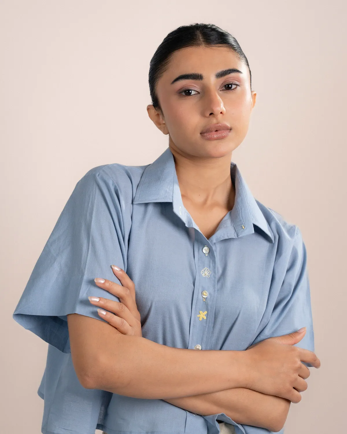 Our Dve Sia camicia cropped azzurra cotone