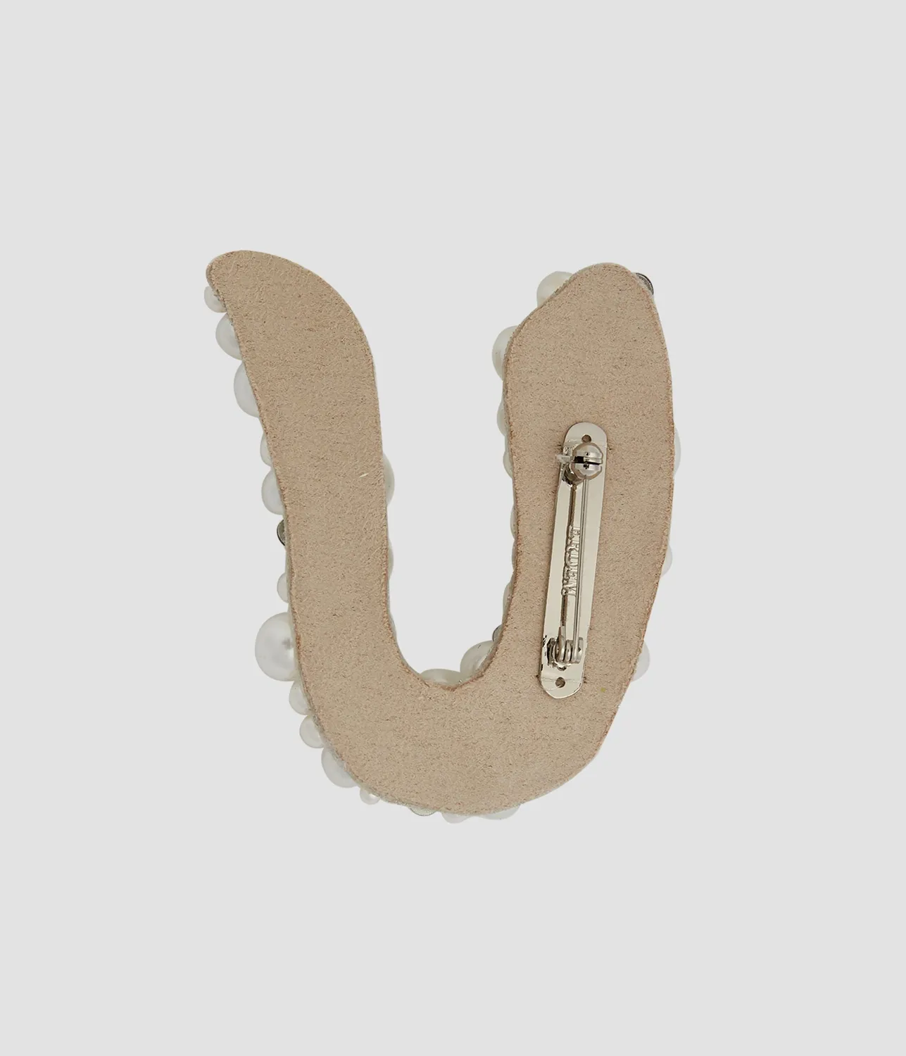 Erdem Pearl Alphabet Brooch U spilla perle lettera U