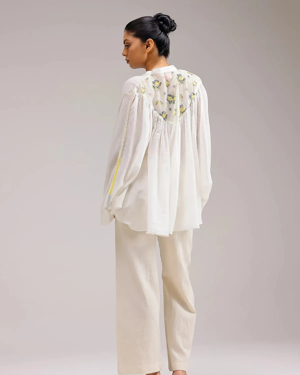 Our Dve Saanjh Soft Chanderi camicia beige