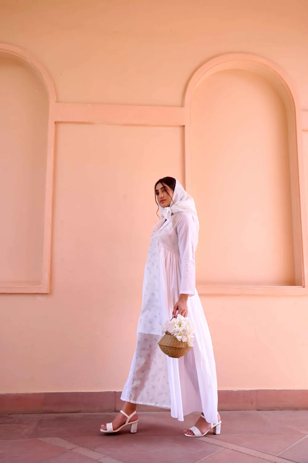 Our Dve Esme abito bianco cotone con fiori organza