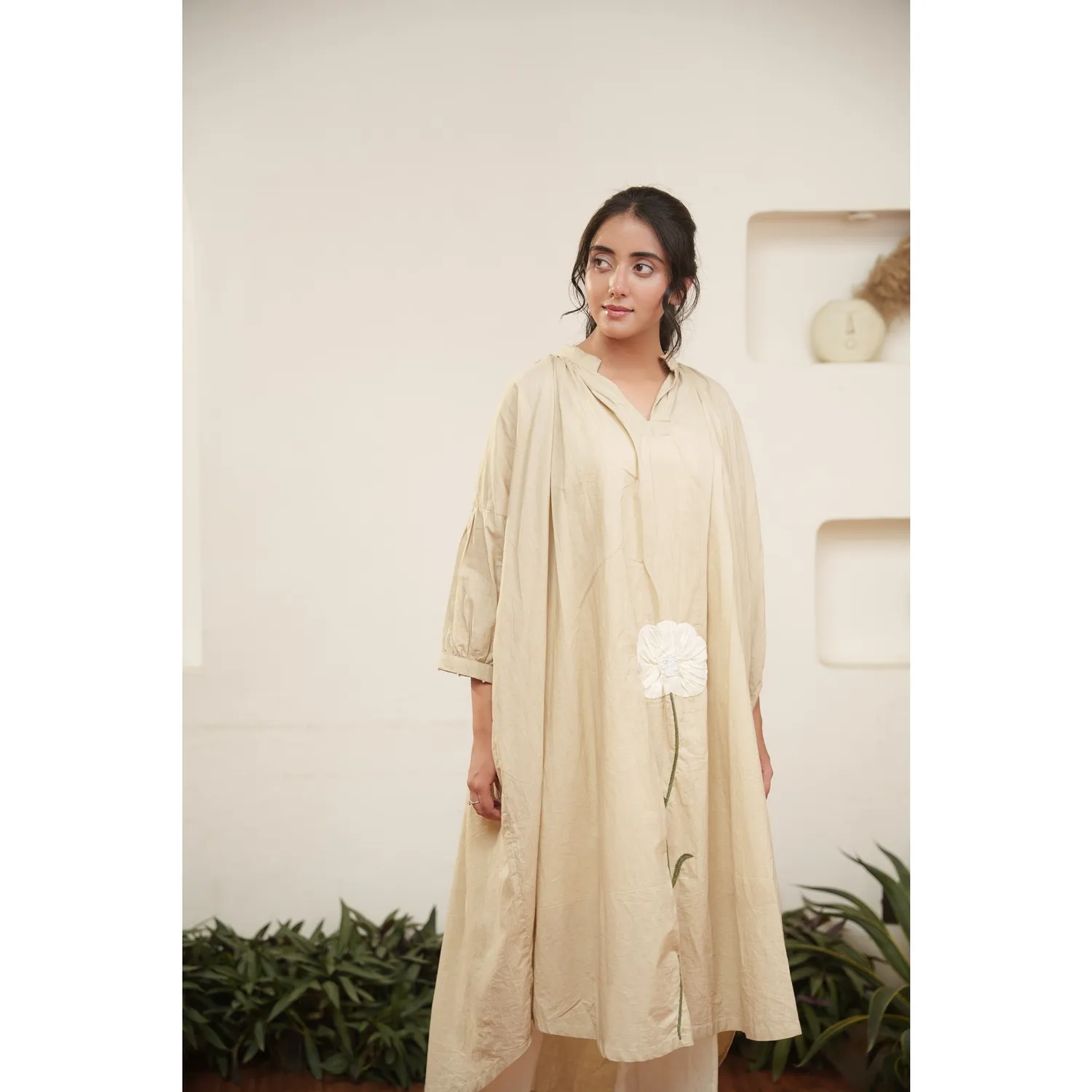 Our Dve Capsule 15 top tunica avorio cotone ricamo floreale