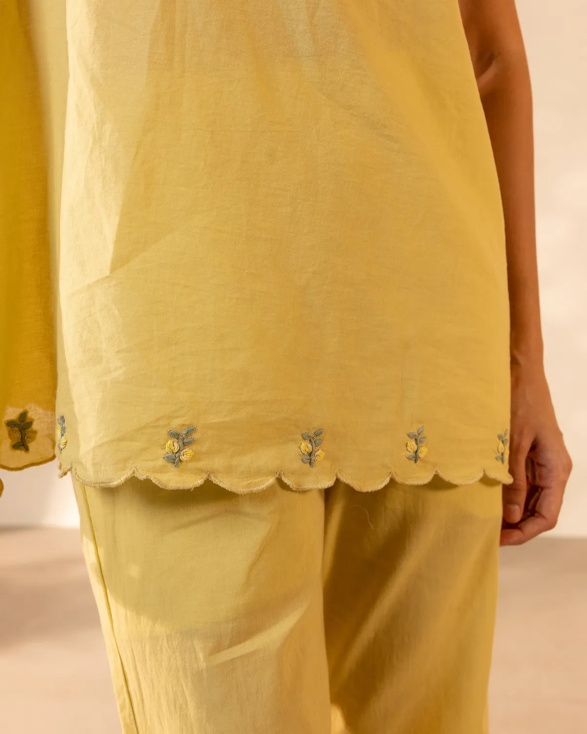Our Dve Coral Kiss top monospalla ocra cotone