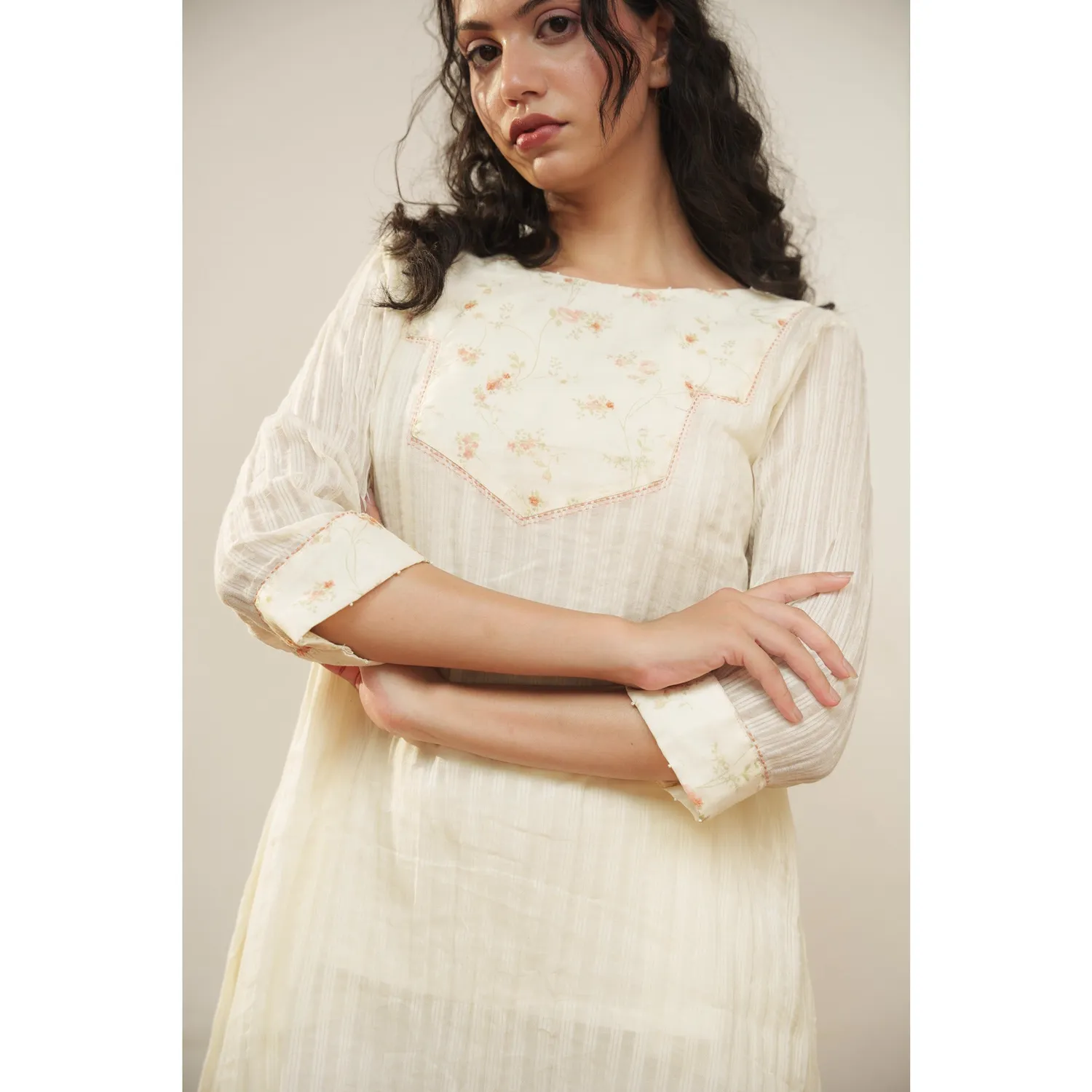 Our Dve Capsule 7 top beige cotone ricamato 36 inch