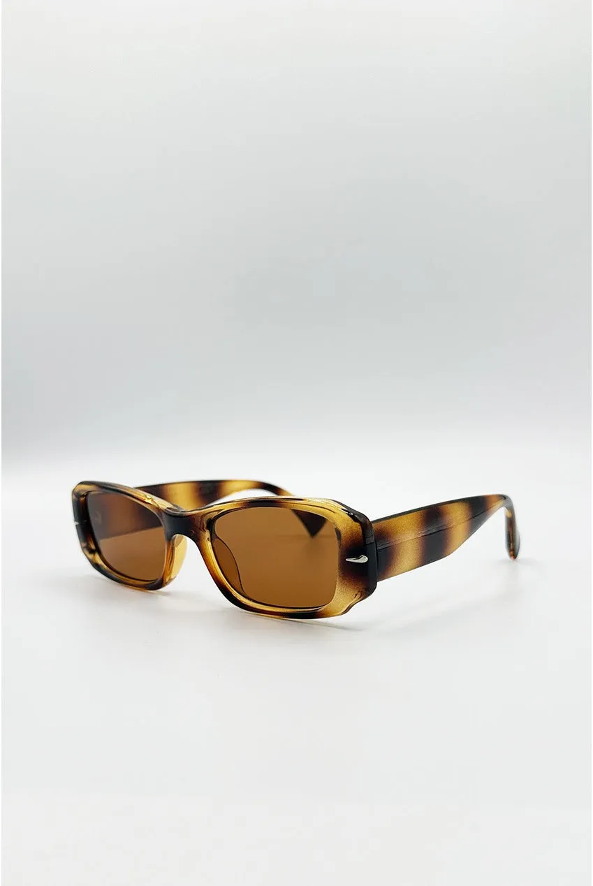 SVNX Bold Rectangle occhiali da sole marroni audaci