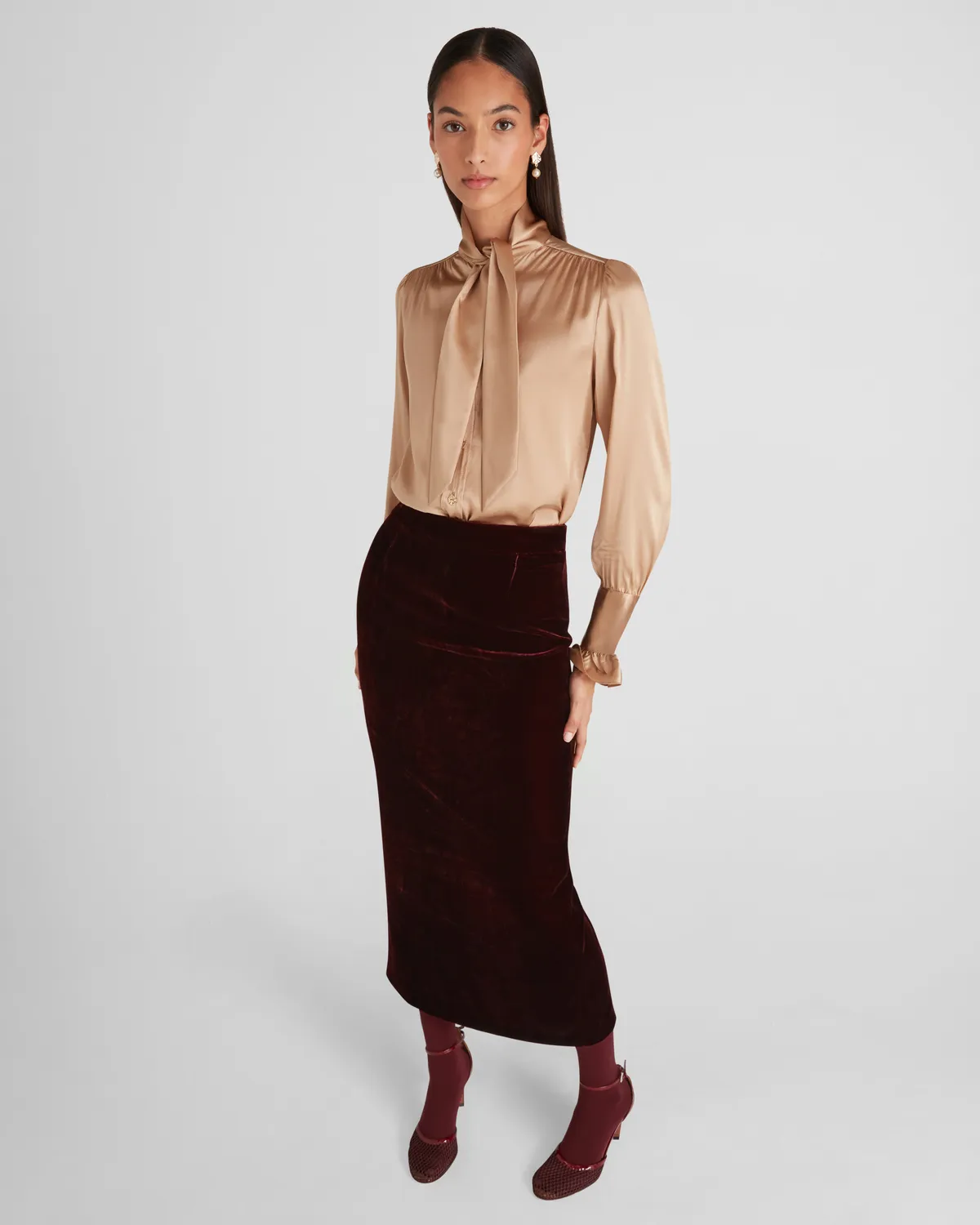 Violante Nessi Shea gonna velluto di seta bordeaux