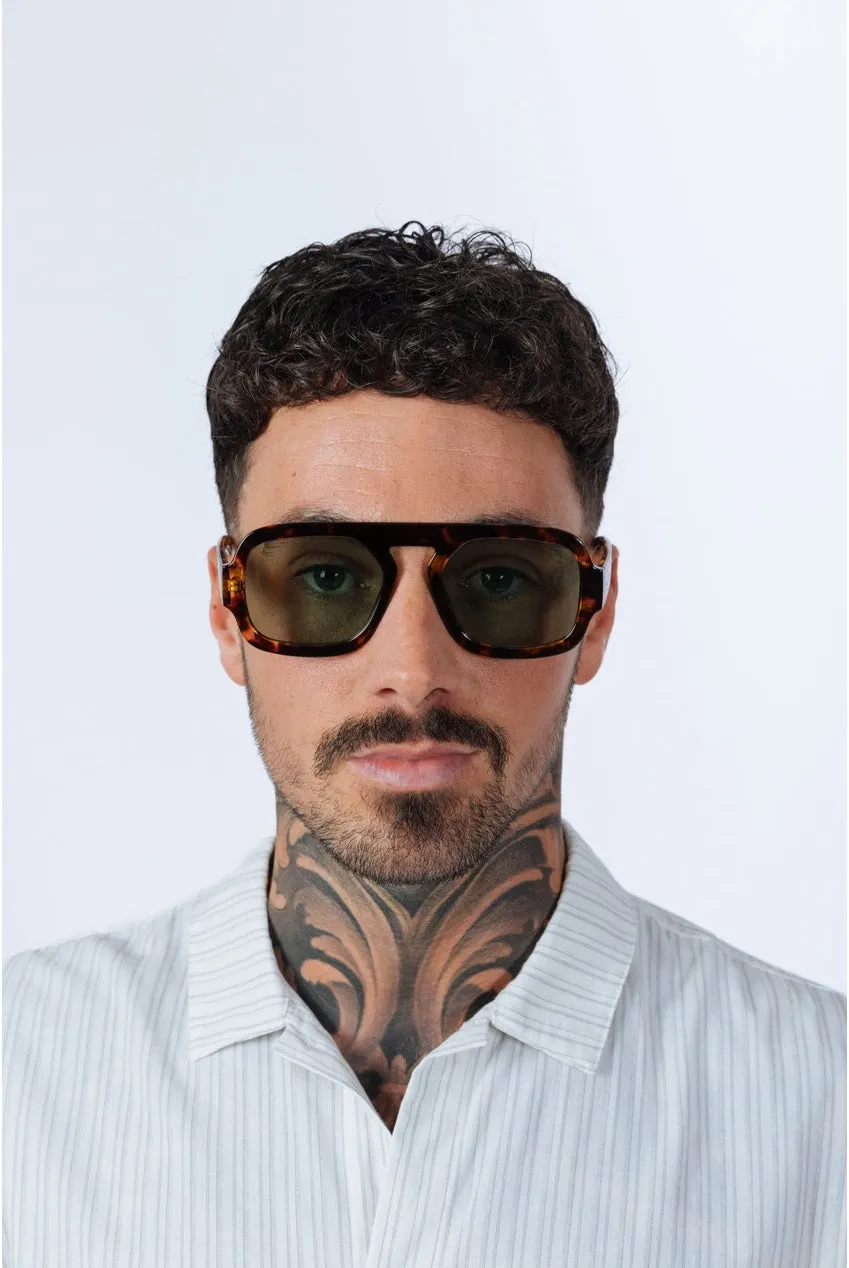 SVNX Retro Navigator occhiali da sole verdi tartarugati