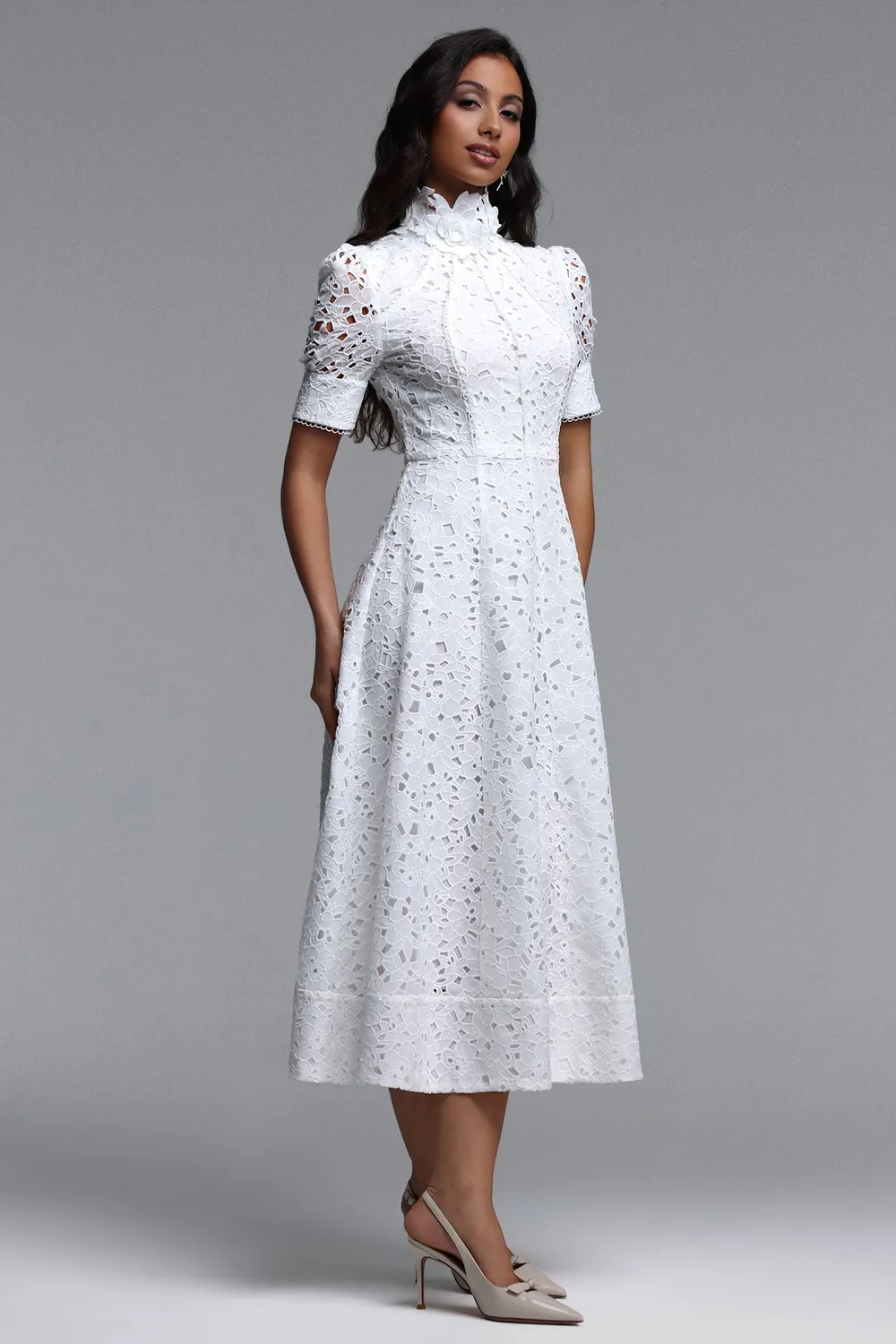 Bella Barnett abito midi Kitsu bianco manica corta