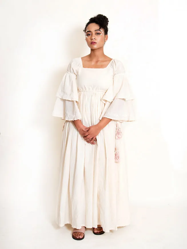 Our Dve Dolph Dress abito beige linea impero ricamato