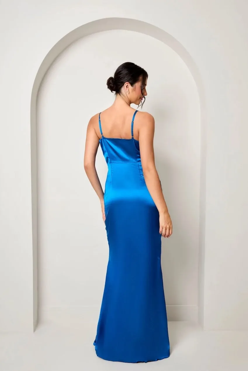 Chi Chi London Twist Bodice abito lungo blu cobalto satin