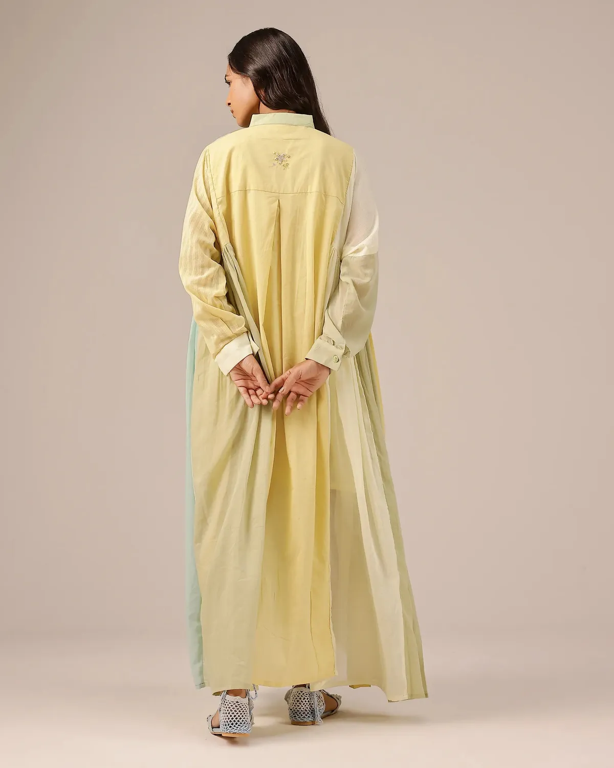 Our Dve Drift Dress vestito verde-blu in lino