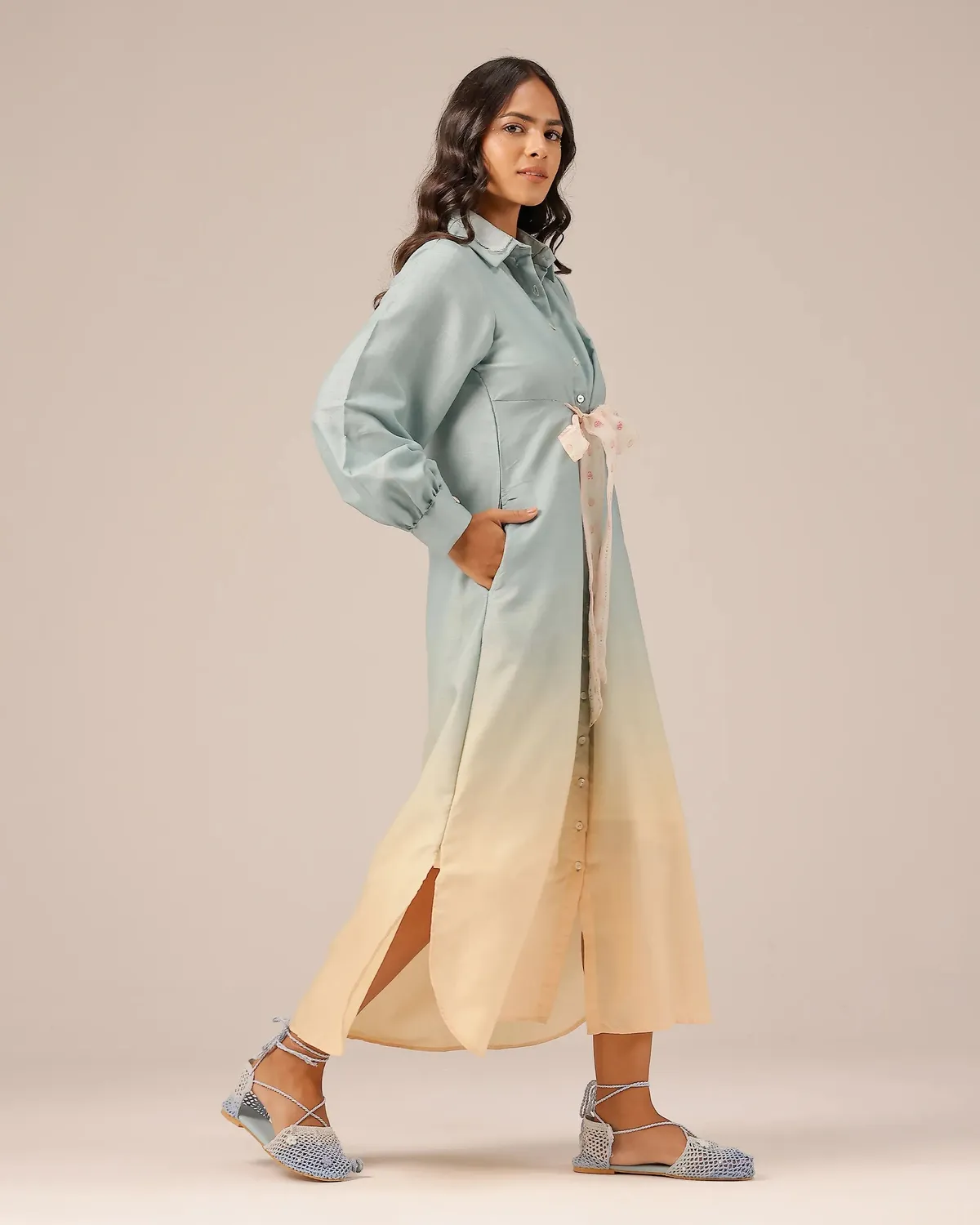 Our Dve Hibiscus abito midi grigio cintura organza