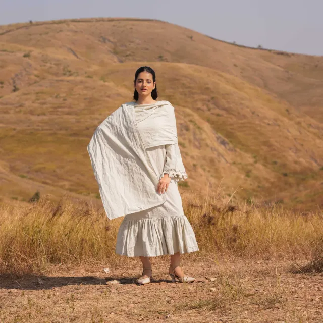 Our Dve Enigma Dress abito grigio frange con sciarpa