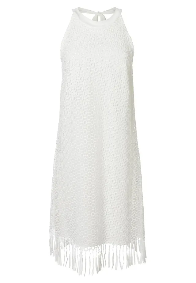 Ana Alcazar Rajala abito in pizzo bianco corto