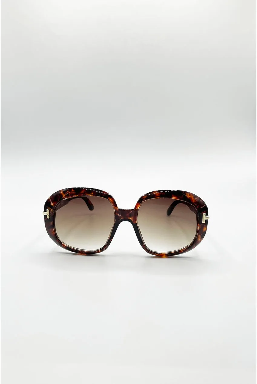 SVNX Bold Round occhiali sole tartarugati lenti marroni