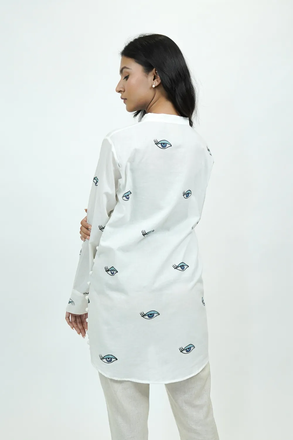Our Dve S0023 top bianco cotone scollo sobrio