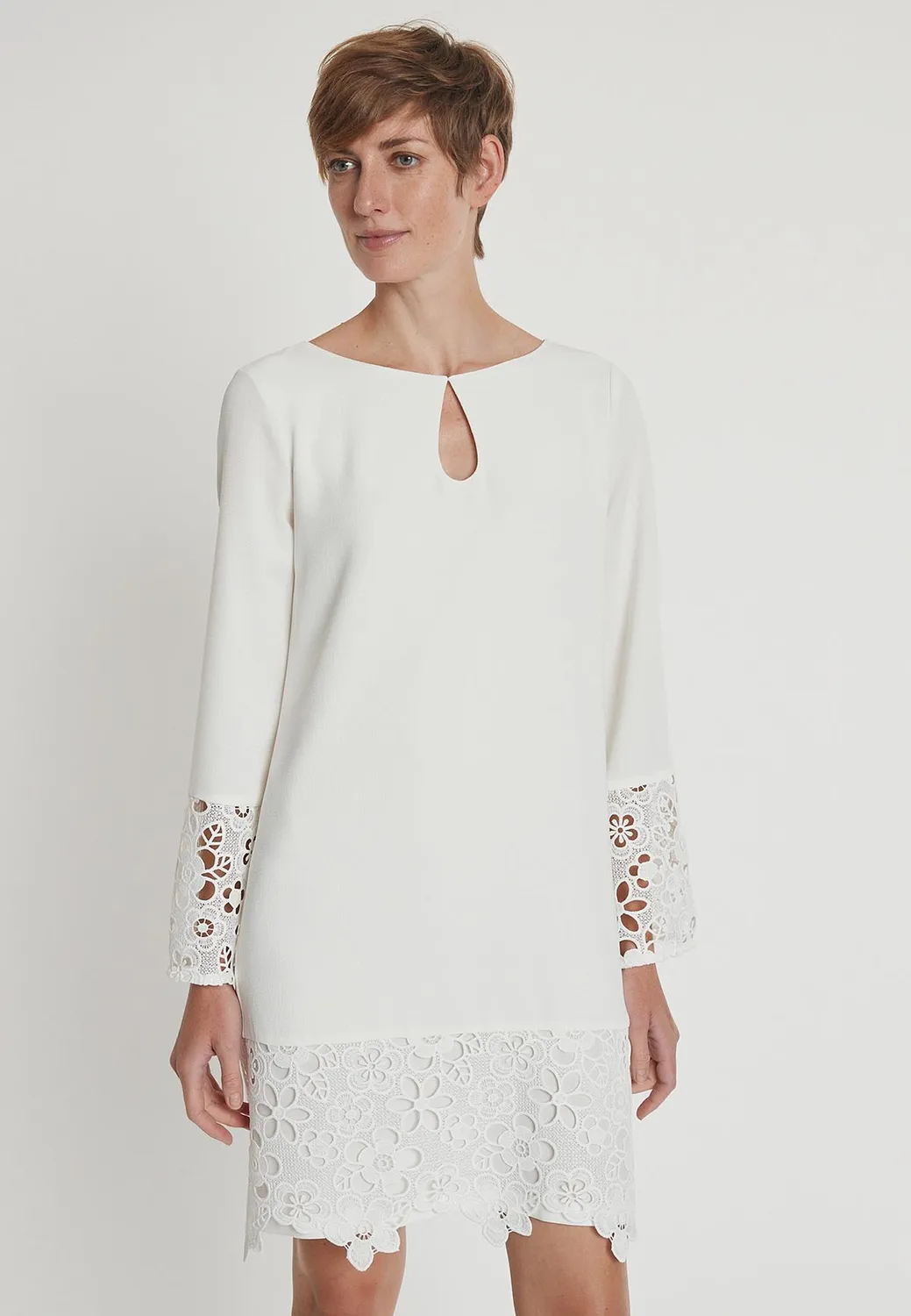 Ana Alcazar Ladya abito tunica bianco pizzo floreale