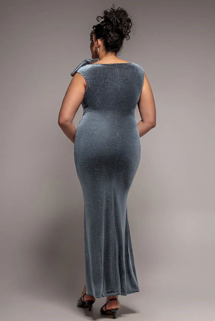 Goddiva Plus Glitter Velvet abito lungo argento fiocco