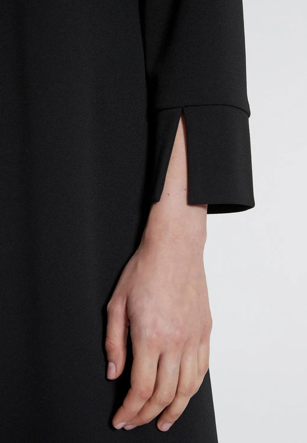 Ana Alcazar Harpa abito tunica nero elegante