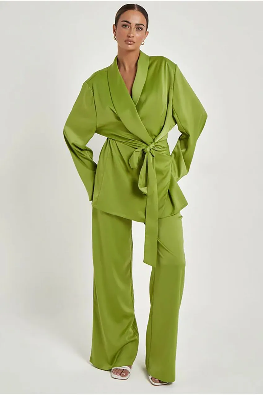Urban Bliss Wrap blazer verde satin con cintura