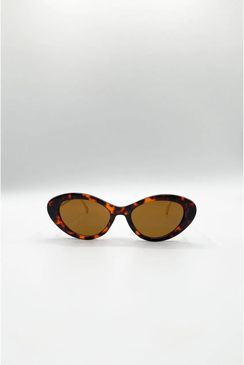SVNX Occhiali Sole Cat-Eye Marroni Dettaglio Metallo Oro